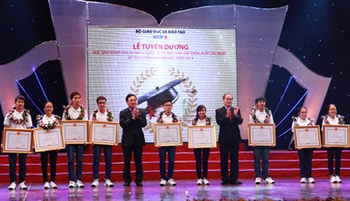 Olympiad medal winners honored   - ảnh 1